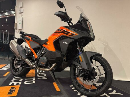 2024 KTM 1290 Super Adventure S, оранжевый, 1899000 рублей, вид 3