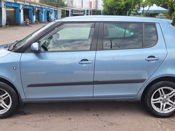 2010 Skoda Fabia II Рестайлинг, голубой - вид 3
