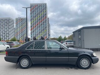 1992 Mercedes-Benz S-Класс 400 III (W140), чёрный, 1700000 рублей, вид 5