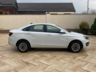 2024 Lada (ВАЗ) Vesta I Рестайлинг (NG), белый, 1350000 рублей, вид 4
