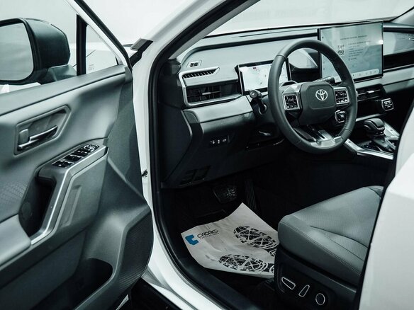 2026 Toyota RAV4 VI (XA60), белый, 4250000 рублей - вид 38