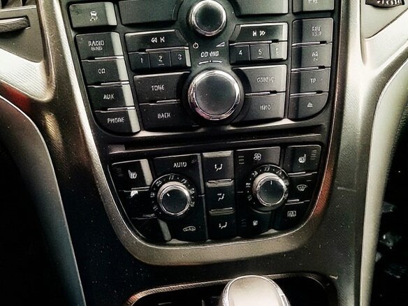 2011 Opel Astra J, чёрный, 635000 рублей - вид 8