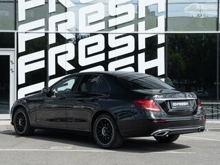 2018 Mercedes-Benz E-Класс 200 V (W213, S213, C238), чёрный, 2790000 рублей, вид 2