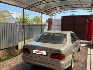1997 Mercedes-Benz E-Класс 280 II (W210, S210), серебристый, 625000 рублей, вид 1