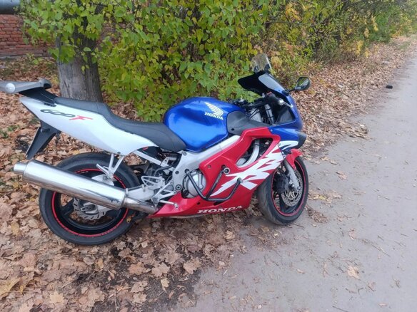 2000 Honda CBR 600F, синий, 270000 рублей - вид 9