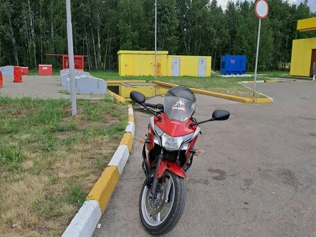 2011 Honda CBR 250R, красный, 315000 рублей, вид 4