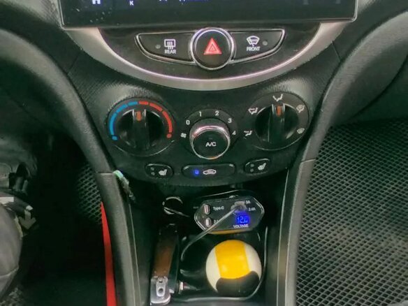 2013 Hyundai Solaris I, серый, 950000 рублей - вид 2
