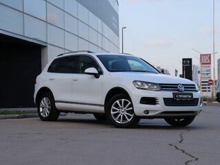 2013 Volkswagen Touareg II, белый, 2447000 рублей, вид 3