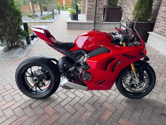 2024 Ducati Panigale V4, красный, 3150000 рублей - вид 4
