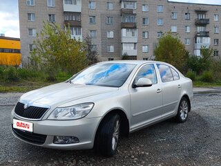 2011 Skoda Octavia II (A5) Рестайлинг, серебристый, 800000 рублей, вид 1