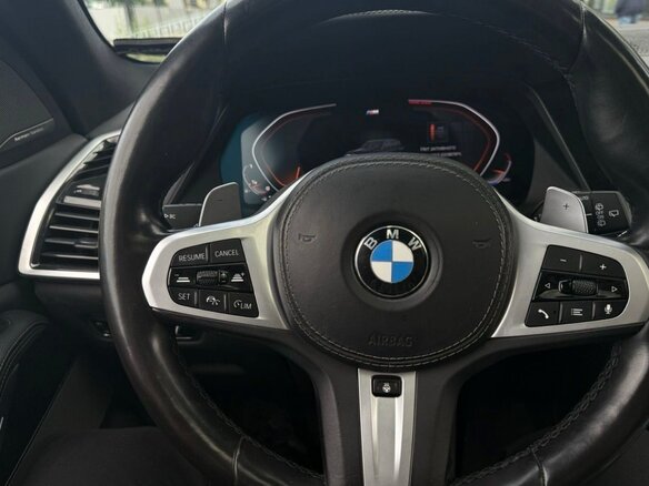 2020 BMW X5 40i IV (G05/G18), чёрный, 6100000 рублей - вид 3