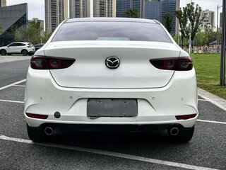 2022 Mazda 3 Axela IV (BP), белый, 1400000 рублей, вид 5