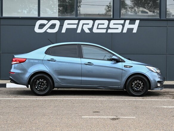 2015 Kia Rio 6-speed III, голубой, 1324000 рублей - вид 4