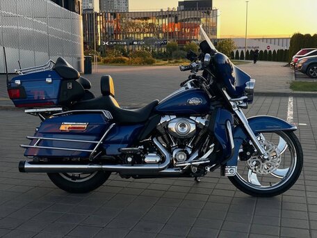 2009 Harley-Davidson Electra Glide, синий, 700000 рублей, вид 2