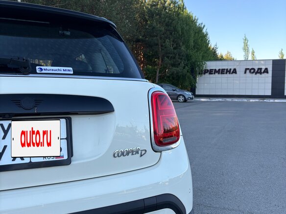 2022 Mini Hatch Cooper D III (F55/F56) Рестайлинг 2, белый, 2220000 рублей - вид 7