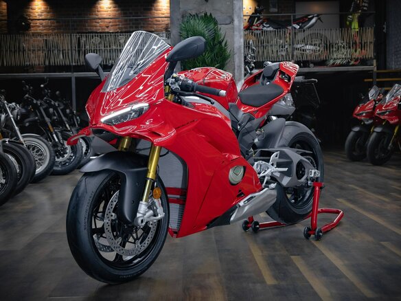 2026 Ducati Panigale V4, красный, 3790000 рублей