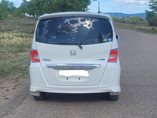 2014 Honda Freed I Рестайлинг 2, белый, 920000 рублей, вид 4