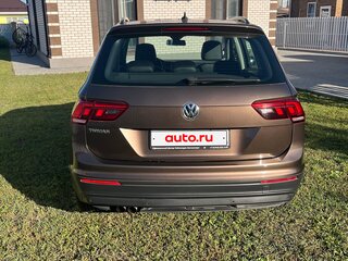 2020 Volkswagen Tiguan II, коричневый, 1800000 рублей, вид 2