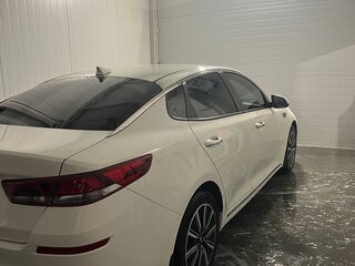 2019 Kia Optima IV Рестайлинг, белый, 1427777 рублей, вид 4