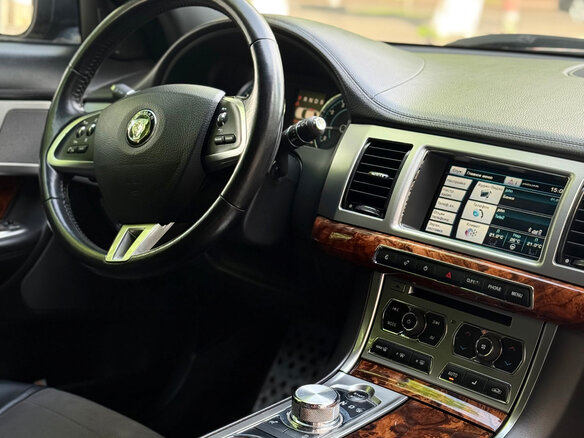 2014 Jaguar XF I Рестайлинг, чёрный, 1490000 рублей - вид 13