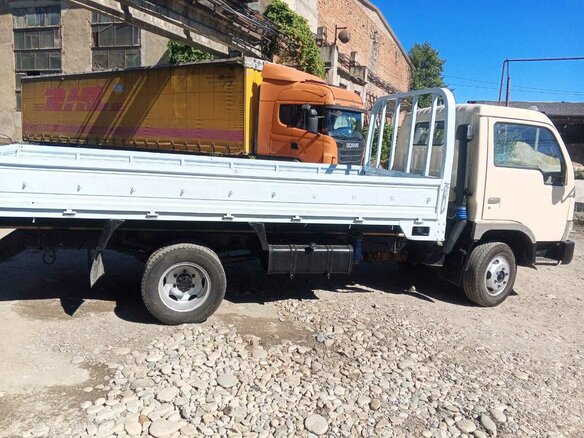 2006 Dongfeng Captain-T, бежевый, 1550000 рублей - вид 1