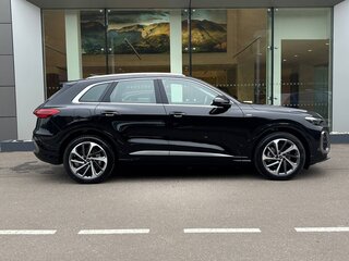 2026 Audi Q5 40 TDI III (GU), чёрный, 9500000 рублей, вид 5