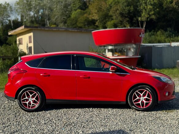 2013 Ford Focus III, красный, 800000 рублей - вид 2