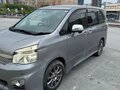 2012 Toyota Voxy II (R70) Рестайлинг, серый, 1600000 рублей - вид 1