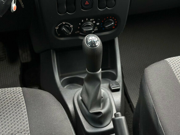 2014 Renault Logan I Рестайлинг, голубой, 429000 рублей - вид 18