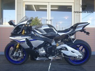 2017 Yamaha YZF-R1M, серебристый, 1617000 рублей, вид 2