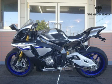 2017 Yamaha YZF-R1M, серебристый, 1617000 рублей, вид 2