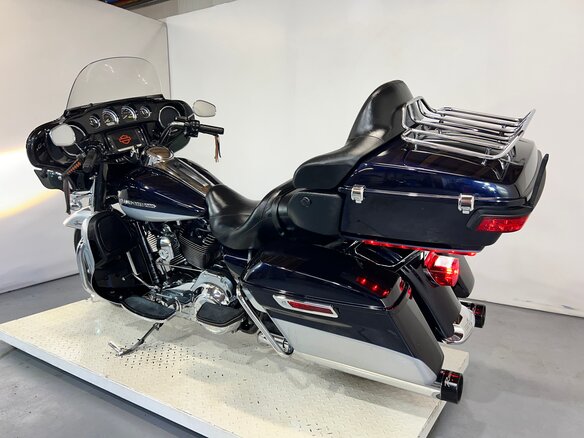2015 Harley-Davidson Electra Glide, серебристый, 899000 рублей - вид 16