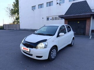 2004 Toyota Vitz I (P10), белый, 287000 рублей, вид 1