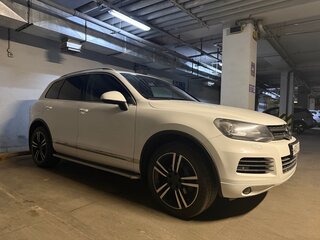 2012 Volkswagen Touareg II, белый, 1750000 рублей, вид 1