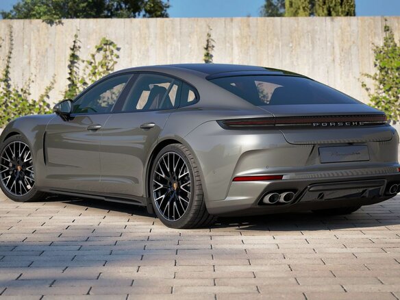 2026 Porsche Panamera 4 III, серый, 24900000 рублей - вид 3