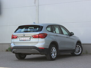 2017 BMW X1 18i sDrive II (F48), серебристый, 1830000 рублей, вид 2