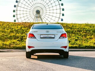 2014 Hyundai Solaris I Рестайлинг, белый, 880000 рублей, вид 4