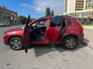 2014 Volkswagen Tiguan I Рестайлинг, красный, 1490000 рублей, вид 4
