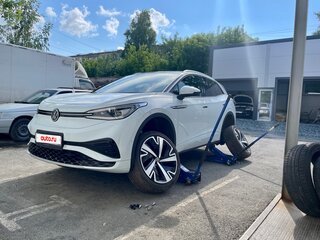 2023 Volkswagen ID.4 X, белый, 4200000 рублей, вид 2