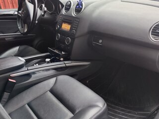 2011 Mercedes-Benz M-Класс 300 II (W164) Рестайлинг, серый, 1850000 рублей, вид 3