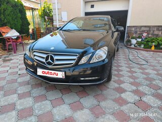 2011 Mercedes-Benz E-Класс 200 7G-Tronic IV (W212, S212, C207), чёрный, 1650000 рублей, вид 3