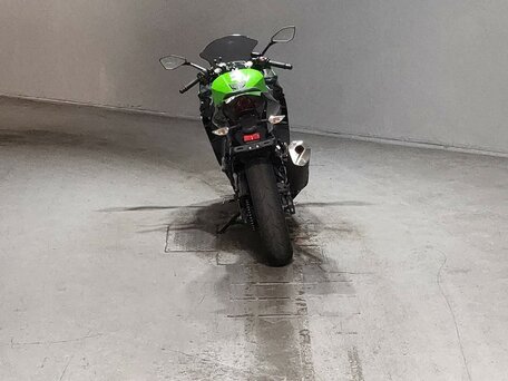 2022 Kawasaki Ninja 400, зелёный, 637000 рублей, вид 4