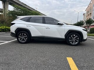 2022 Hyundai Tucson SWB IV, белый, 2057000 рублей, вид 4