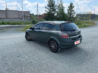 2011 Opel Astra H Рестайлинг, зелёный, 550000 рублей, вид 5