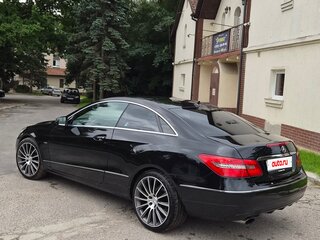 2010 Mercedes-Benz E-Класс 250 5G-Tronic IV (W212, S212, C207), чёрный, 1750000 рублей, вид 2