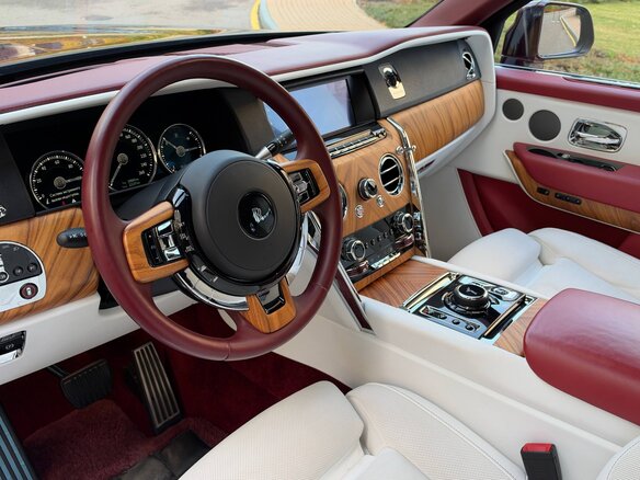 2019 Rolls-Royce Cullinan I (Series I), красный, 26500000 рублей - вид 15