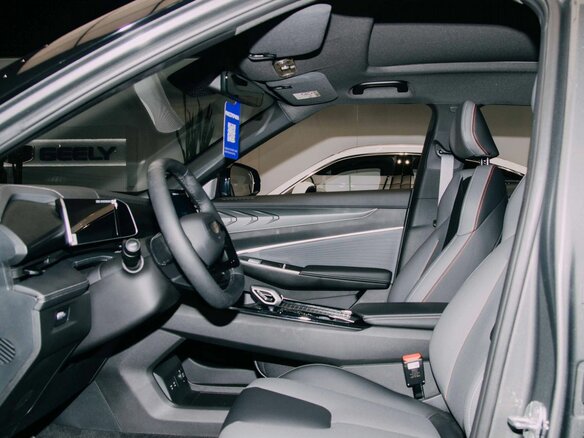 2026 Geely Cityray, серый, 3204990 рублей - вид 8