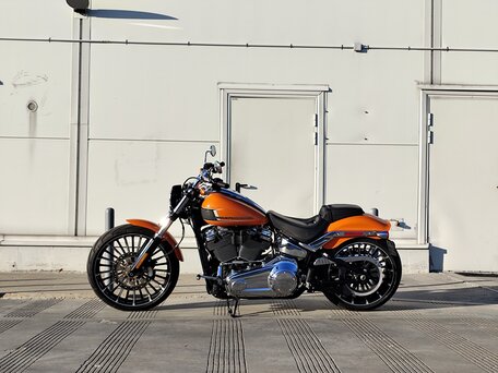 2023 Harley-Davidson Breakout, оранжевый, 1990000 рублей, вид 5