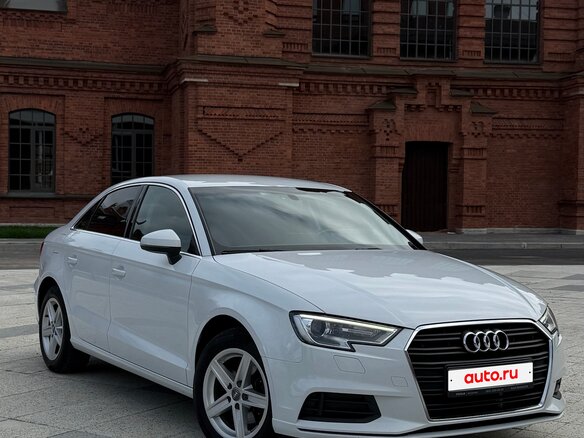 2017 Audi A3 III (8V) Рестайлинг, белый - вид 2