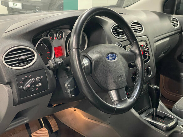 2011 Ford Focus II Рестайлинг, чёрный, 680000 рублей - вид 6